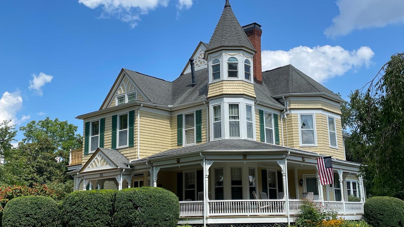 The Oaks Victorian Inn